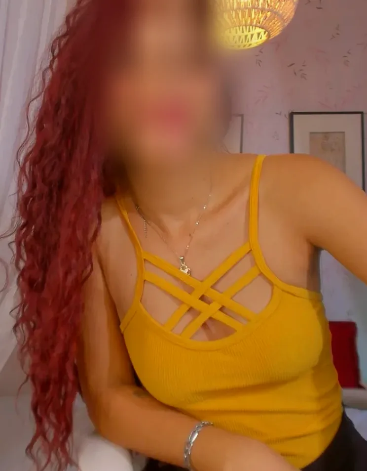 Azzurra, 20 anni